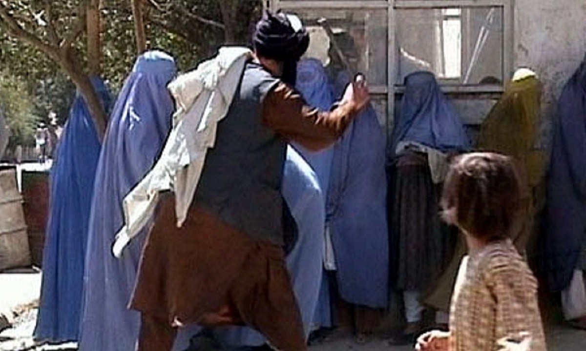 Aφγανιστάν: Σήμερα η τελευταία μέρα που οι γυναίκες μπορούν να βγουν και να δείξουν το πρόσωπό τους