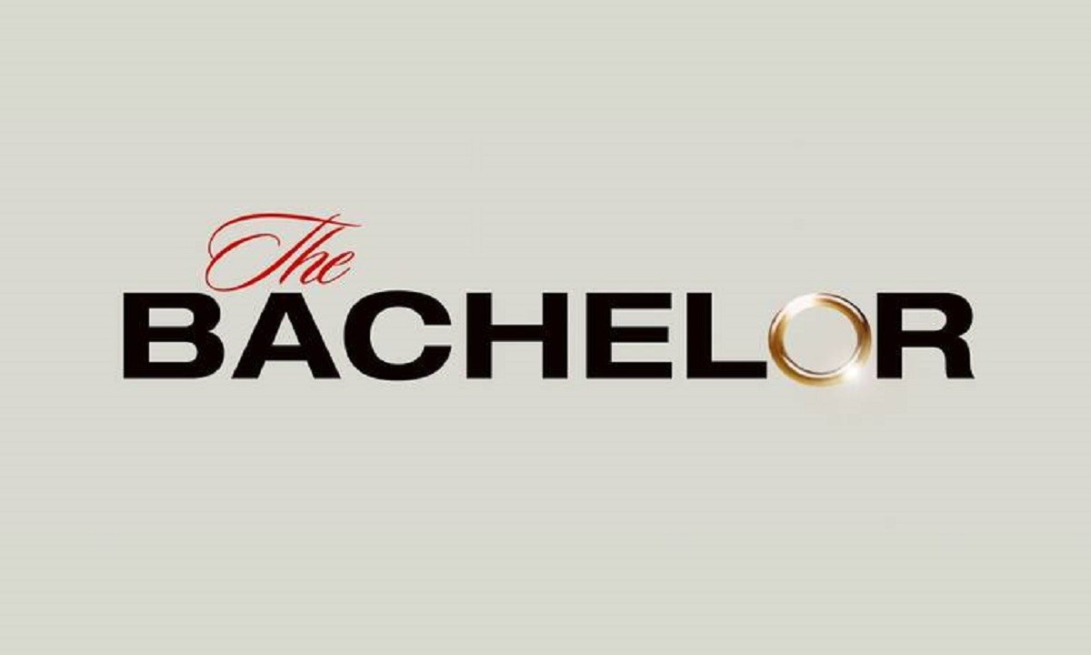 The Bachelor: Ξέσπασε ηθοποιός που έριξε άκυρο στην παραγωγή «Το παιχνίδι μειώνει τις γυναίκες»