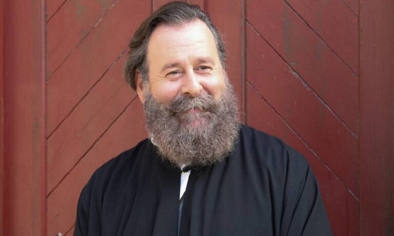 Άγριες Μέλισσες παπα – Γρηγόρης: Επικό βίντεο – O χορός του