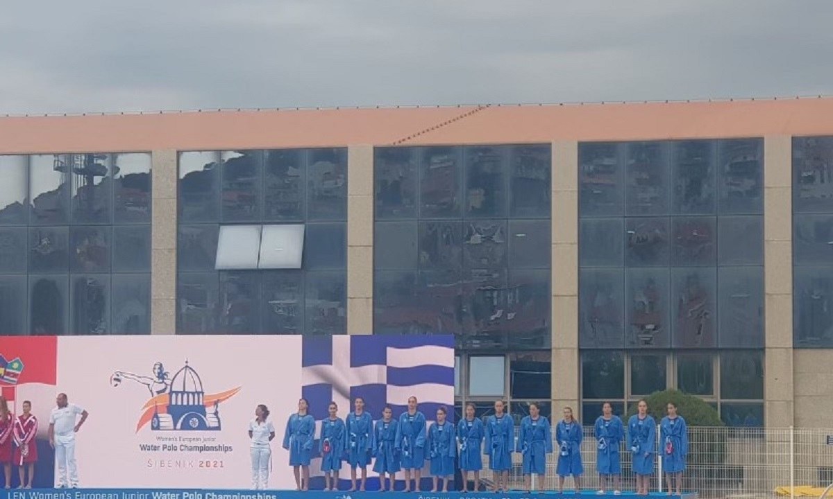 Η Εθνική ομάδα πόλο των Νεανίδων εξασφάλισε την παρουσία της στα ημιτελικά, ξεπερνώντας το εμπόδιο της οικοδέσποινας Κροατίας.