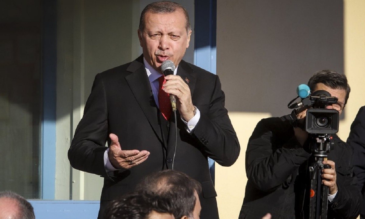 Τούρκοι: Ερντογάν ζήτα συγγνώμη όπως έκανε ο Μητσοτάκης, τονίζει ο εκπρόσωπος τύπου του Ρεπουμπλικανικού Λαϊκού Κόμματος, Φάικ Οζτράκ.