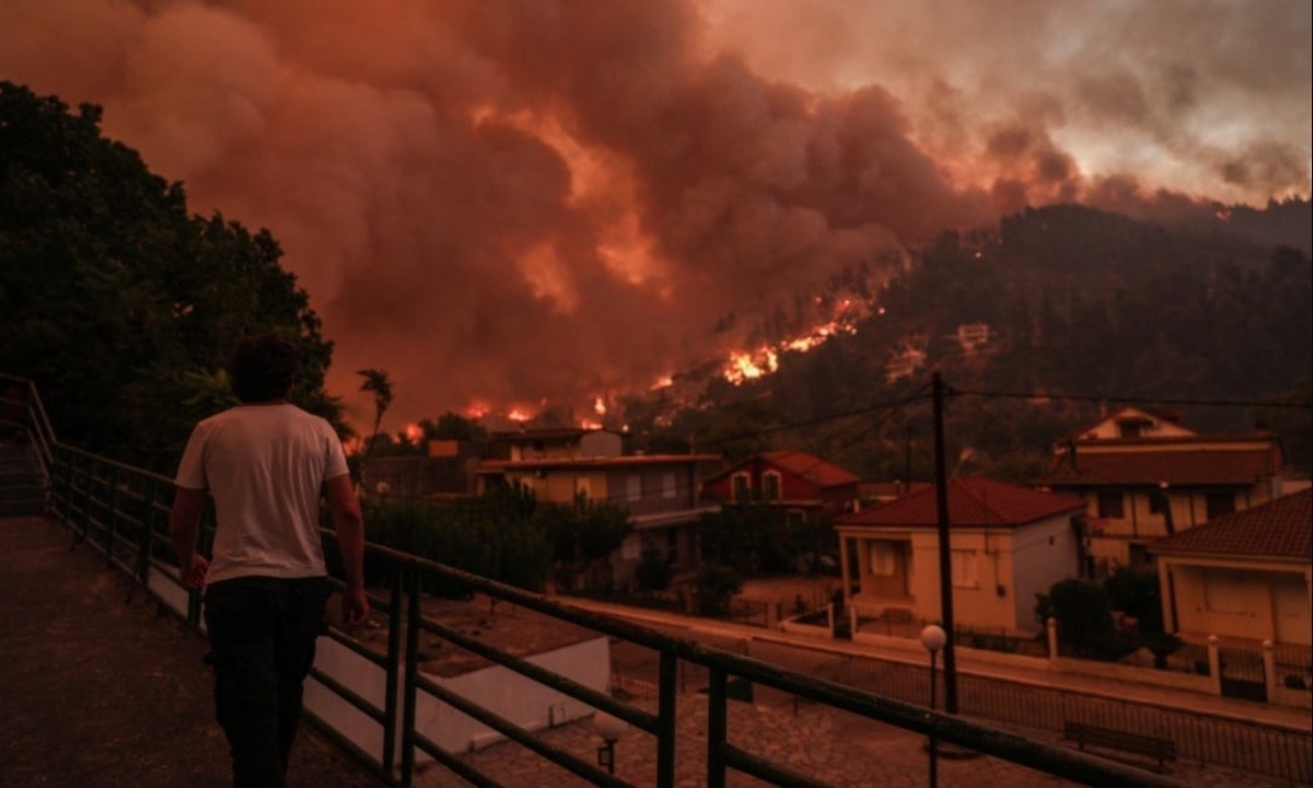 Φωτιά στην Εύβοια για έβδομη μέρα: Γούβες και Αρτεμίσιο στη μάχη των αναζωπυρώσεων – Ηρωικοί κάτοικοι σώζουν τα χωριά τους!