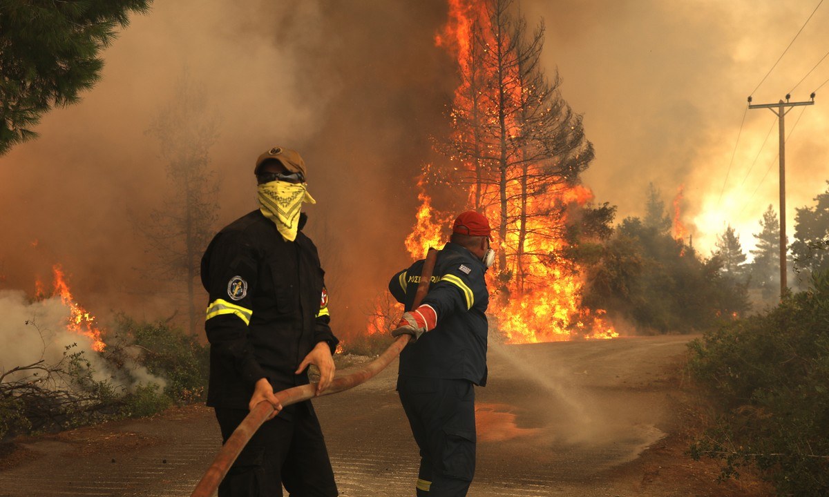 Φωτιά – Εύβοια: Σε κίνδυνο οι Καματριάδες – 9η μέρα καταστροφής