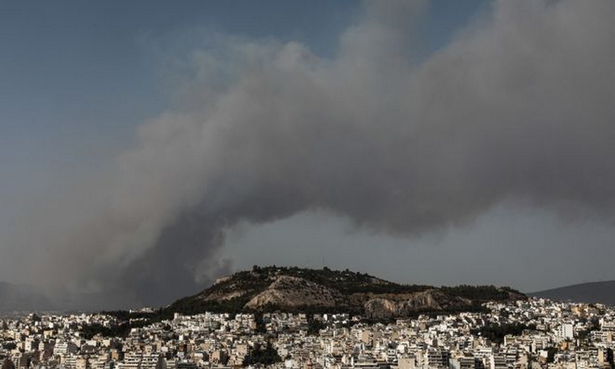 Φωτιά τώρα: Τοξικό νέφος πάνω από την Αθήνα – Αποκαλυπτική εικόνα από δορυφόρο