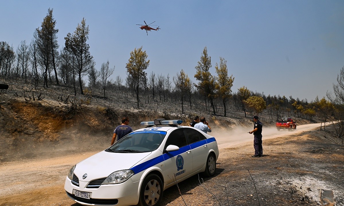 Φωτιά – Αττική: Εντολή εκκένωσης για Καπανδρίτι, Πολυδένδρι – Κατευθυνθείτε προς Βαρνάβα, Νέα Μάκρη