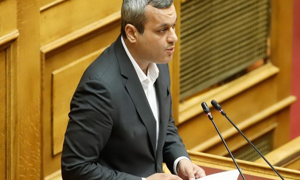 Αθλιότητα από τον βουλευτή του ΣΥΡΙΖΑ Χάρη Μαμουλάκη για την φωτιά στη Βαρυμπόμπη…