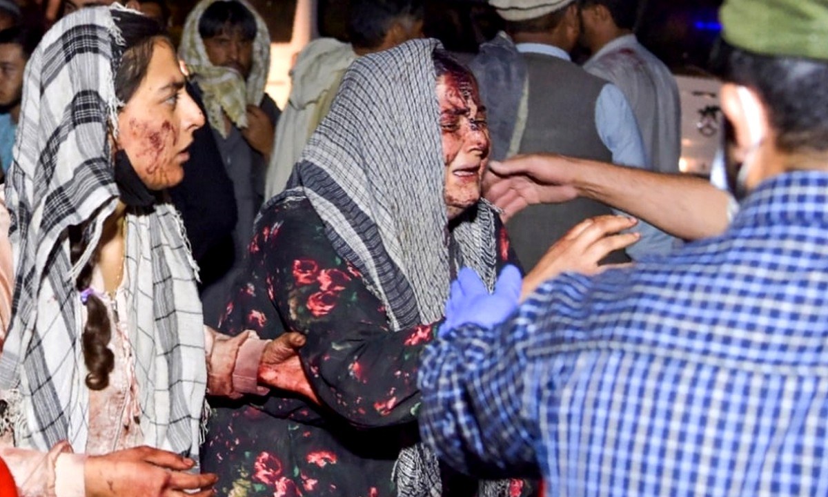Έκρηξη στην Καμπούλ: Φρίκη με δεκάδες νεκρούς – Βίντεο ΣΟΚ από τη φονική επίθεση
