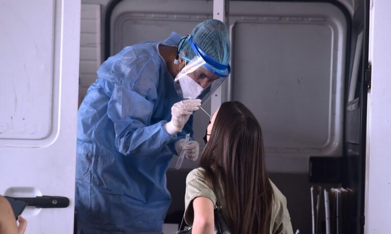 Κορονοϊός: Πού θα γίνουν δωρεάν rapid test τo Σάββατο (14/8)