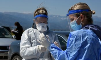 Κορονοϊός κρούσματα: Την Τετάρτη 25 Αυγούστου ο ΕΟΔΥ ανακοίνωσε 3.273 νέα κρούσματα του Covid-19 στην χώρα μας κατά το τελευταίο 24ωρο.