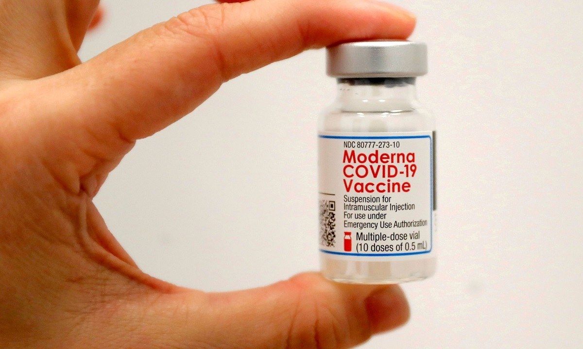 Περίπου 1,6 εκατομμύρια δόσεις του εμβολίου της Moderna κατά της Covid-19 αποσύρθηκαν στην Ιαπωνία εξαιτίας μόλυνσής τους.
