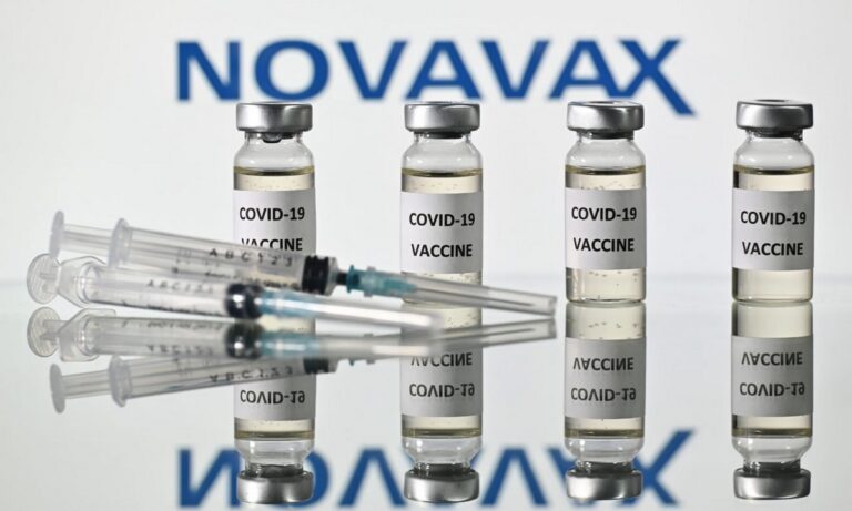 Εμβόλιο: Εγκρίθηκε το συμβόλαιο της Ε.Ε. με τη Novavax – Ο αριθμός των δόσεων
