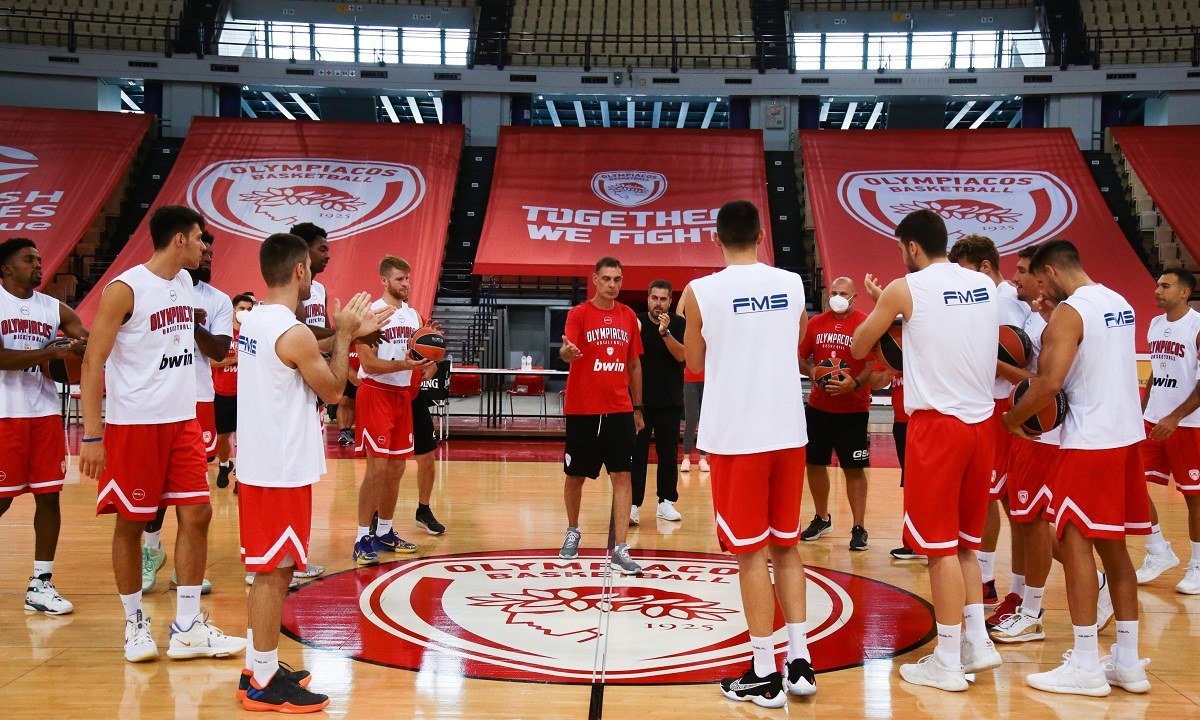 Ολυμπιακός: Εικόνες από την πρώτη προπόνηση στο ΣΕΦ