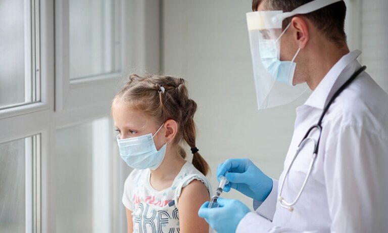 Κορονοϊός: Έρευνα ΒΟΜΒΑ - Τα μικρά παιδιά μεταδίδουν τον ιό πιο εύκολα!