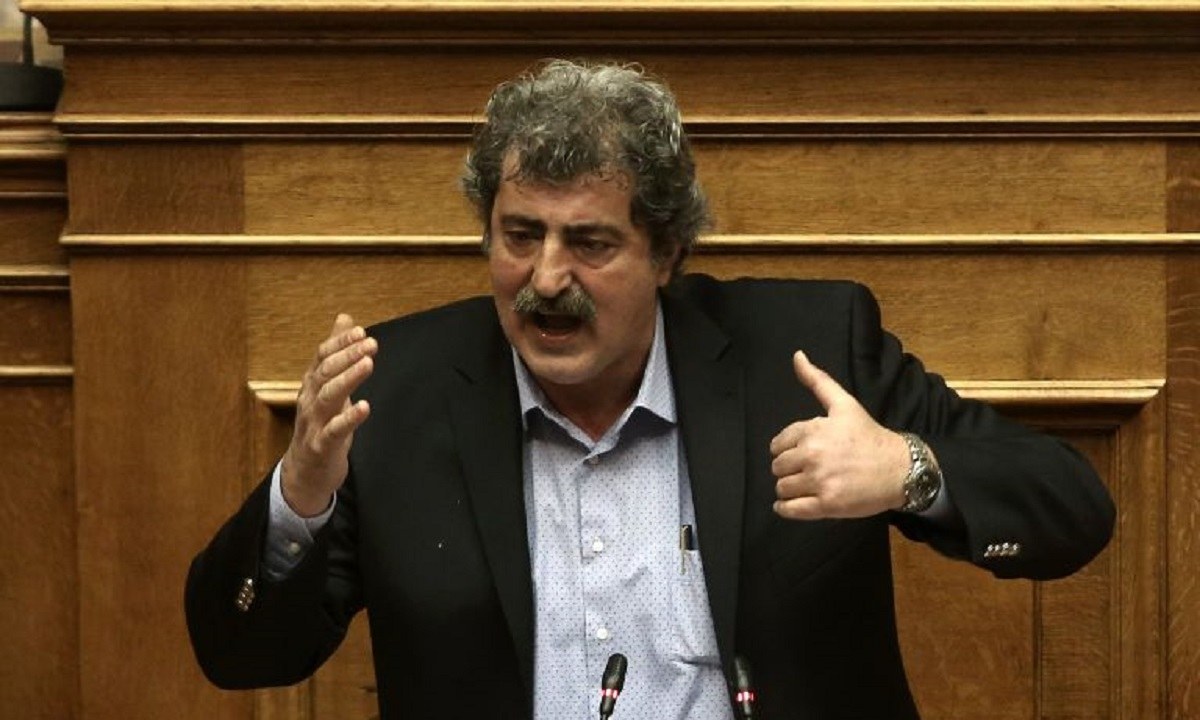 Πολάκης σε Κεραμέως: «Είσαι βαθιά κομπλεξική που δεν πέρασες σε ΑΕΙ και σπούδασες έξω με τα λεφτά του πατέρα σου»