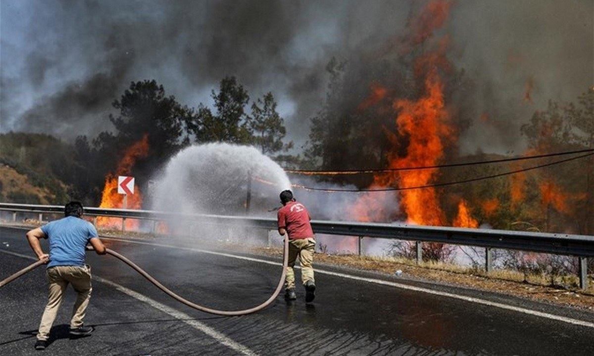 Τουρκία: Στους 8 οι νεκροί από τις καταστροφικές πυρκαγιές – Τα έβαλαν με τον Ερντογάν