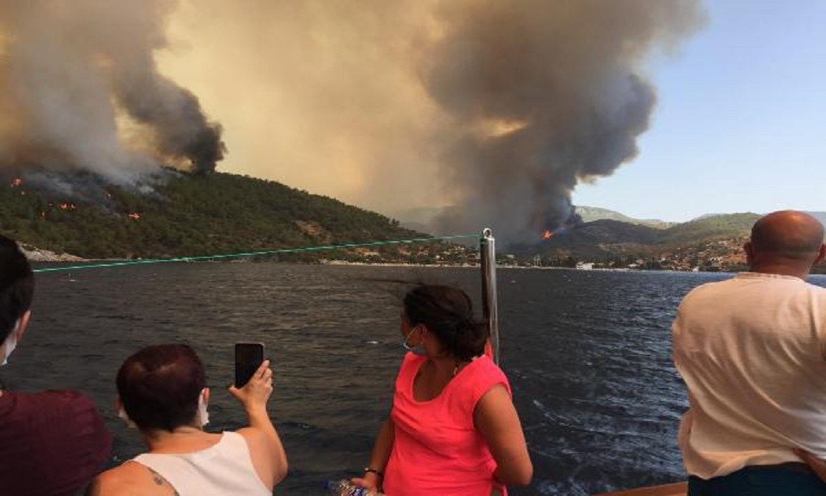Τούρκοι: Θαυμασμός για την Ελλάδα – Έχουν 51 φωτιές και τις αντιμετωπίζουν μόνοι τους με 38 πυροσβεστικά