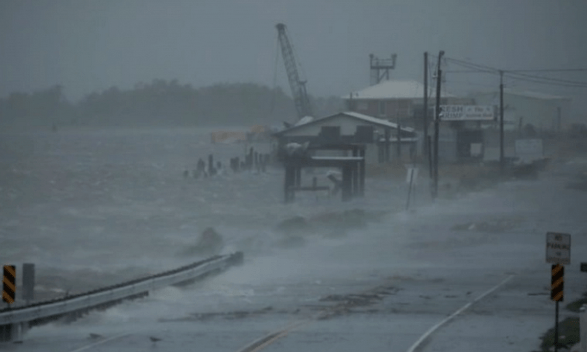 Τυφώνας Άιντα: Σοκ στη Λουιζιάνα με έναν νεκρό – Χωρίς ρεύμα η Νέα Ορλεάνη