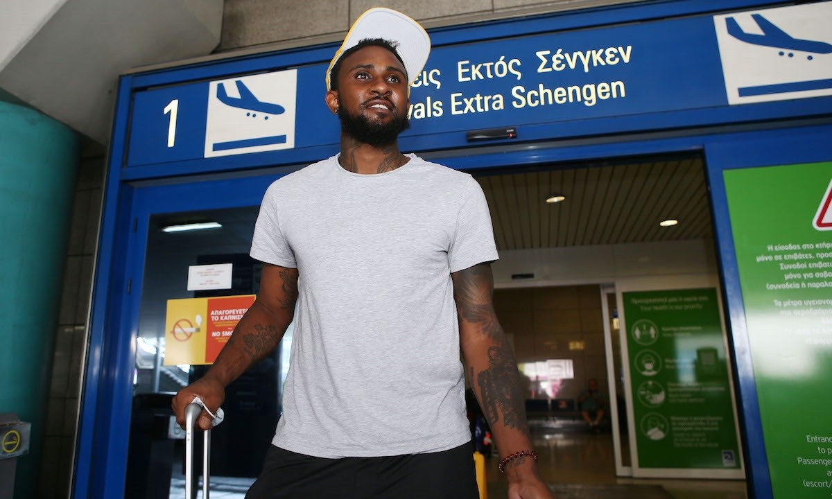 Περιστέρι: Συνεχίζονται οι αφίξεις, έφτασε ο Μίλερ