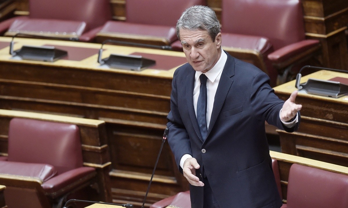 Ανδρέας Λοβέρδος: Παρουσιάζει το τελικό κείμενο της πολιτικής του διακήρυξης