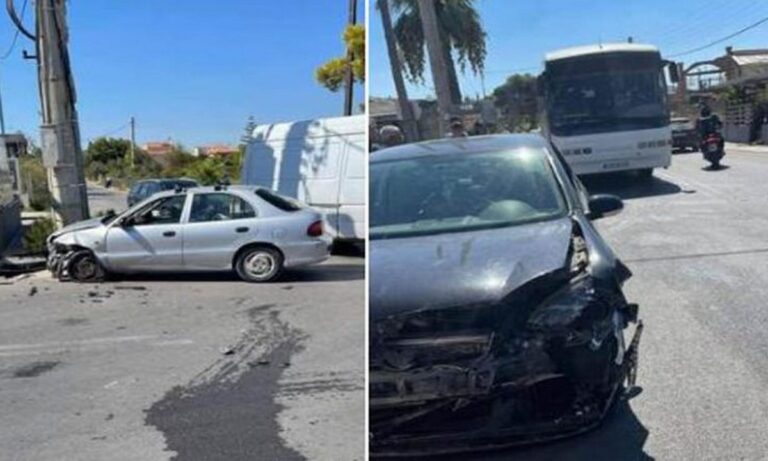 Αρτέμιδα: Πριν από λίγη ώρα σημειώθηκε σοβαρό τροχαίο ατύχημα στην συμβολή των οδών Αρτέμιδος και Ιωάννη Προδρόμου.