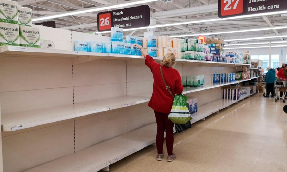 Koρονοϊός: Άδεια τα σούπερ μάρκετ στη Αγγλία – Θα μείνουν καιρό έτσι