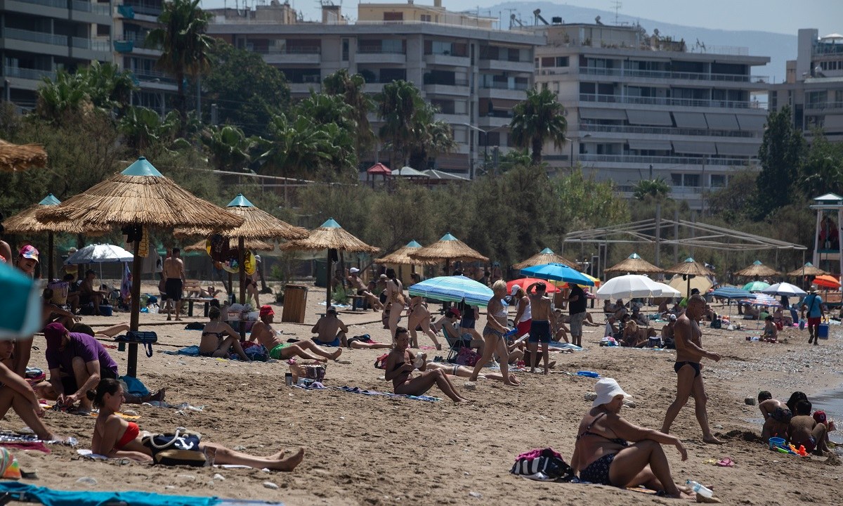 Καιρός: Θα γεμίσουν οι παραλίες το Σαββατοκύριακο – Πού θα χτυπήσει κόκκινο ο υδράργυρος
