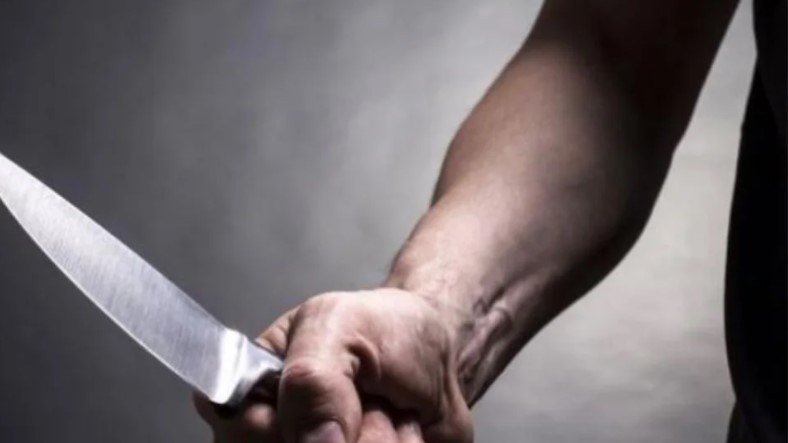 Κρήτη - Ηράκλειο: Ένας νοσηλευτής απείλησε με μαχαίρι δύο γυναίκες, όταν αυτές του ζήτησαν τον λόγο επειδή είχε σχέση και με τις δυο τους.