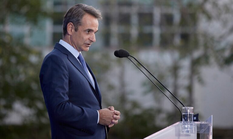 Κυριάκος Μητσοτάκης: Κανένας ανεμβολίαστος σε κλειστούς χώρους