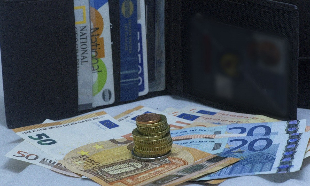 Επίδομα ανεργίας: Πόσο και από πότε αυξάνεται