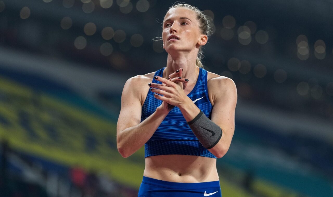 Δεν έχει πολλές ημέρες που η Αντζέλικα Σιντόροβα είχε μπει στο κλειστό κλαμπ των αθλητριών που έχουν υπερβεί τα 5 μέτρα στο επί κοντώ.