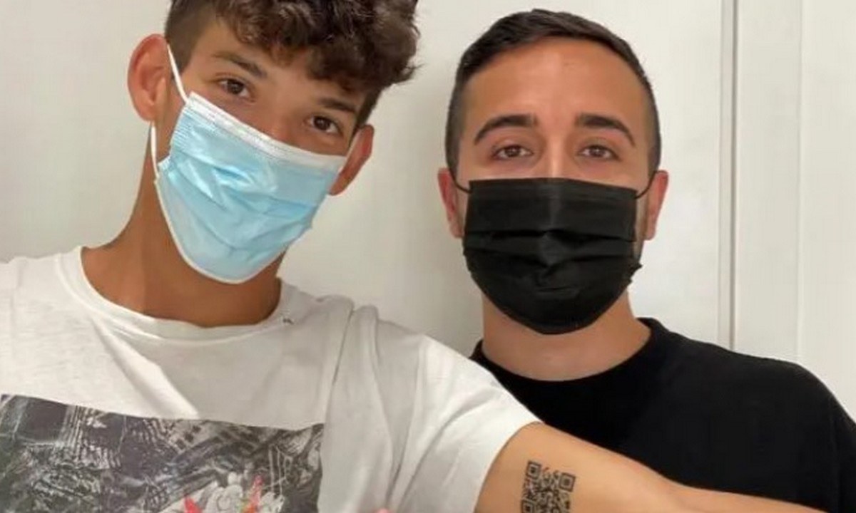 Στην Ιταλία ένας 22χρονος αποφάσισε να κάνει ένα διαφορετικό σχέδιο, τατουάζ και η πράξη του έγινε viral.
