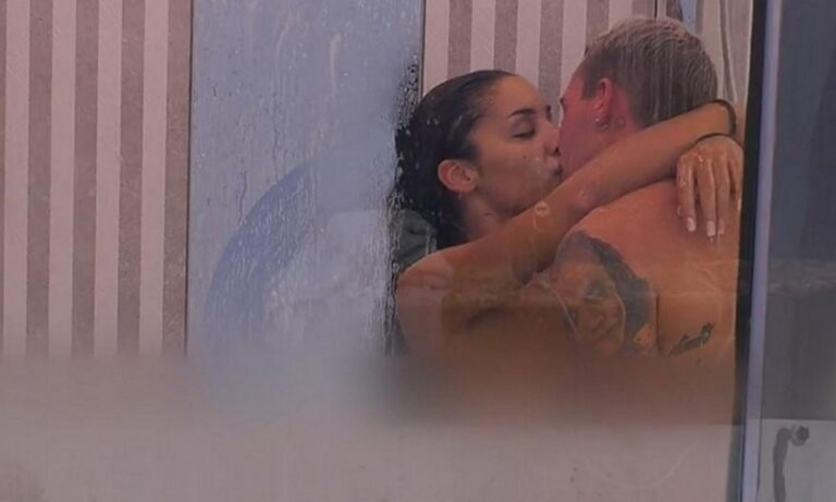 Big Brother: Παναγιώτης και Ανχελίτα ανταλλάσουν καυτά φιλιά στο ντουζ (vid)