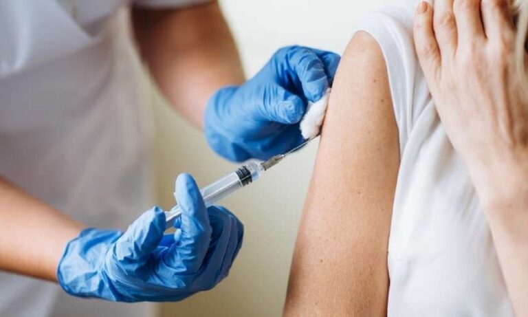 Κ. Αρβανίτης: «Επιδεινώνεται η κατάσταση των εμβολιασμένων στην Αγγλία»