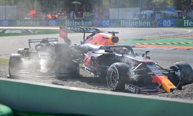 Τρομακτική σύγκρουση στο Grand Prix της Formula 1 ανάμεσα στον Μαξ Φερστάπεν και Λιούις Χάμιλτον
