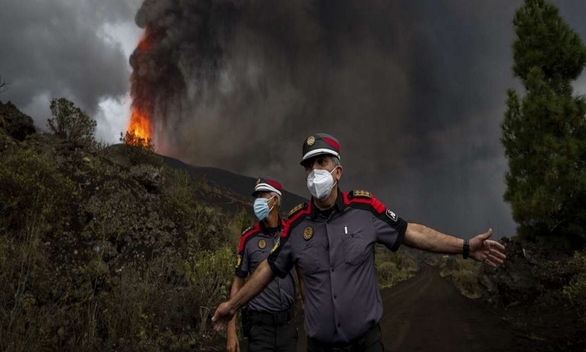 Ισπανία: Συνεχίζει τη… δράση του το ηφαίστειο στη Λα Πάλμα – Πλάνα από drone