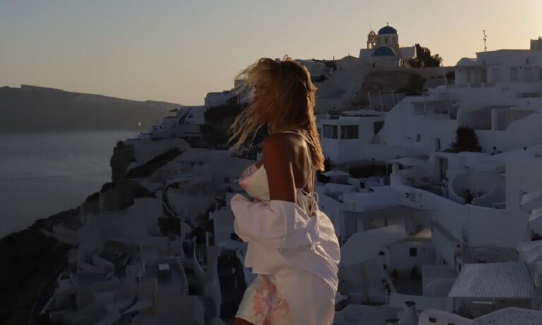 Mega Star: Αυτή είναι η κόρη πασίγνωστου τραγουδιστή που αναλαμβάνει την παρουσίαση της εκπομπής