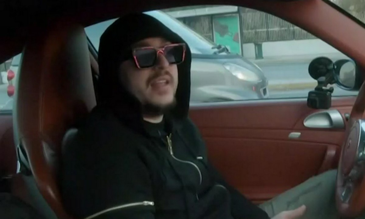 Mad Clip: Τον πρόδωσε το πάθος του – Δείτε τι έλεγε για το αμάξι του!