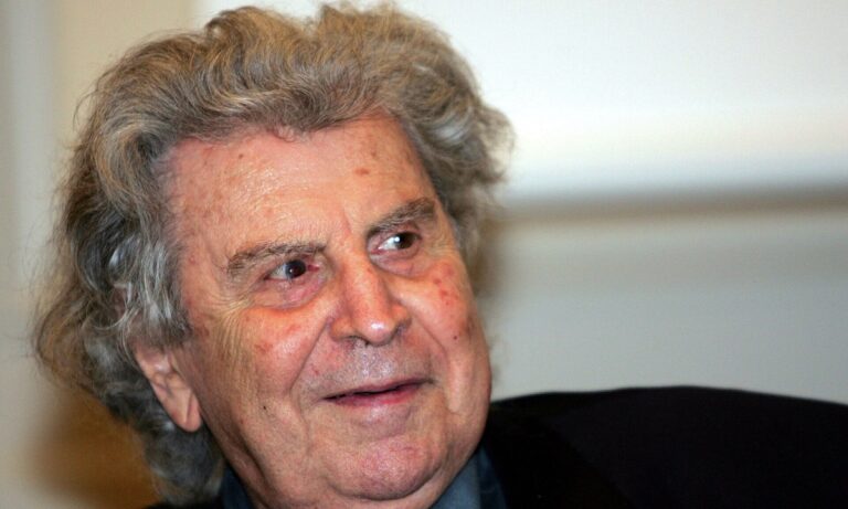 Μίκης Θεοδωράκης: Από σήμερα το λαϊκό προσκύνημα της σορού του!