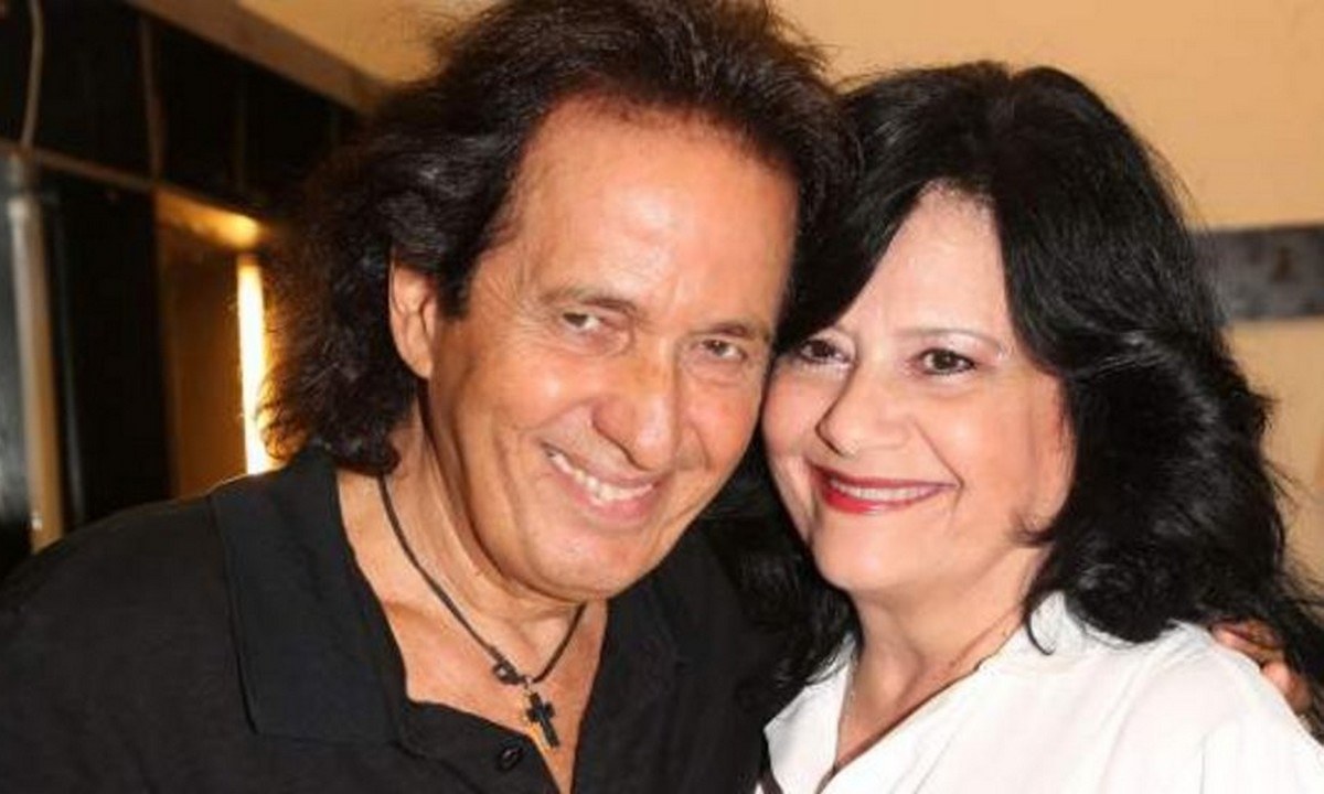 Πασχάλης: «Ο Τόνι Σφήνος γελοιοποιεί την εποχή μου» – Τι αποκάλυψε για την σύζυγό του!