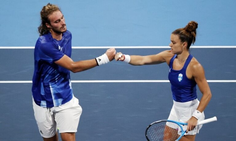 Μαρία Σάκκαρη: Υπερασπίζεται τον Τσιτσιπά για τα toilet breaks – Τι είπε στη συνέντευξη τύπου