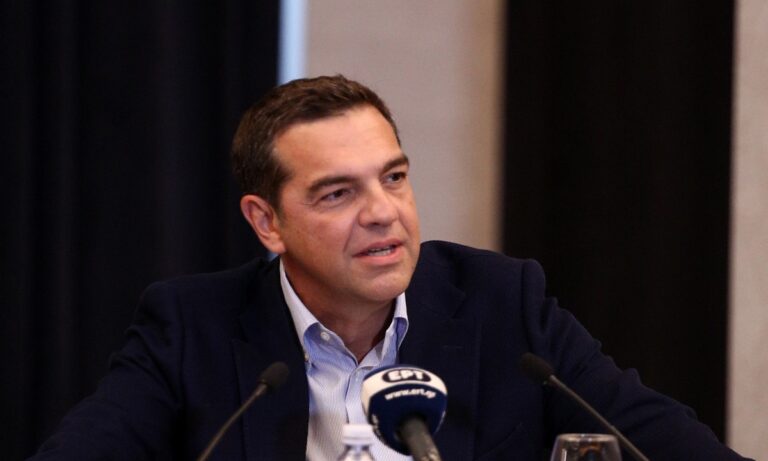 Τσίπρας: «Ανεύθυνη, αν όχι εγκληματική, η στρατηγική της κυβέρνησης» – Οι προτάσεις του