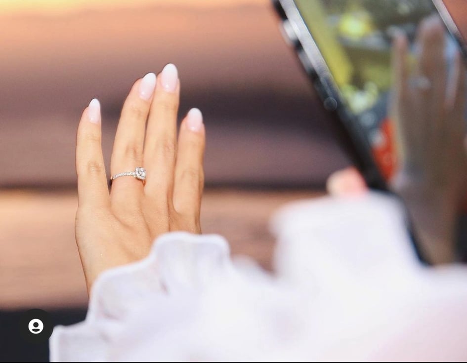 ΠΑΟΚ: Ο Σίντκλεϊ έκανε πρόταση γάμου στη Σαντορίνη - Είπε το «ναι» η πανέμορφη Ταΐς Πινέιρο (pics)