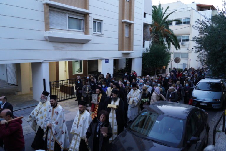 Η λιτανεία της Παναγίας Παρηγορήτριας και του Αγίου Δημητρίου.