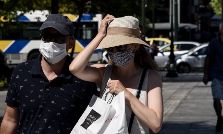 Κορονοϊός: Τώρα θέλουν να επιστρέψουν ξανά οι μάσκες στους εξωτερικούς χώρους…