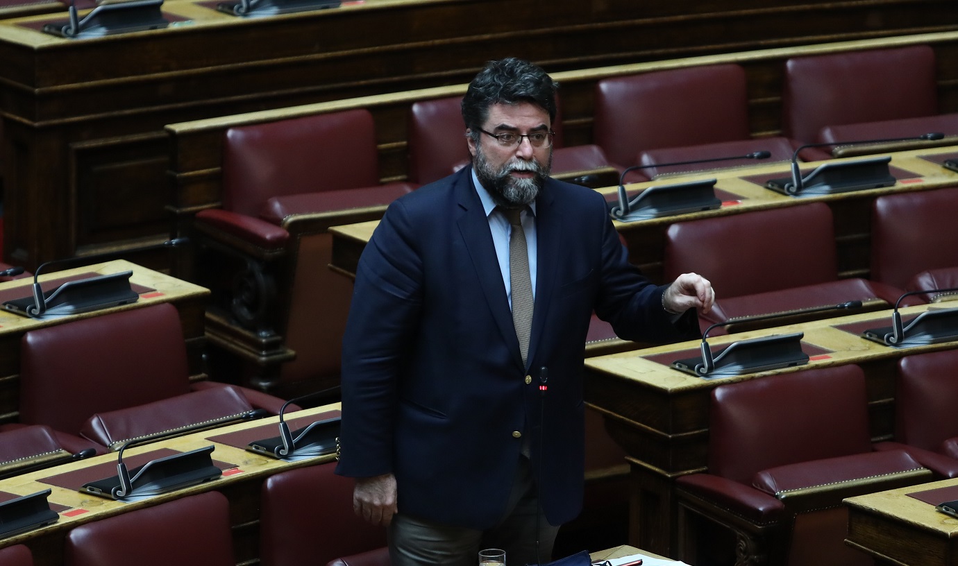 Η Βουλή μεταφέρθηκε στο Στίβο! Ο Βασίλης Οικονόμου είπε «χθεσινό» στον Στίβο τον Γιώργο Γιατρουδάκη!