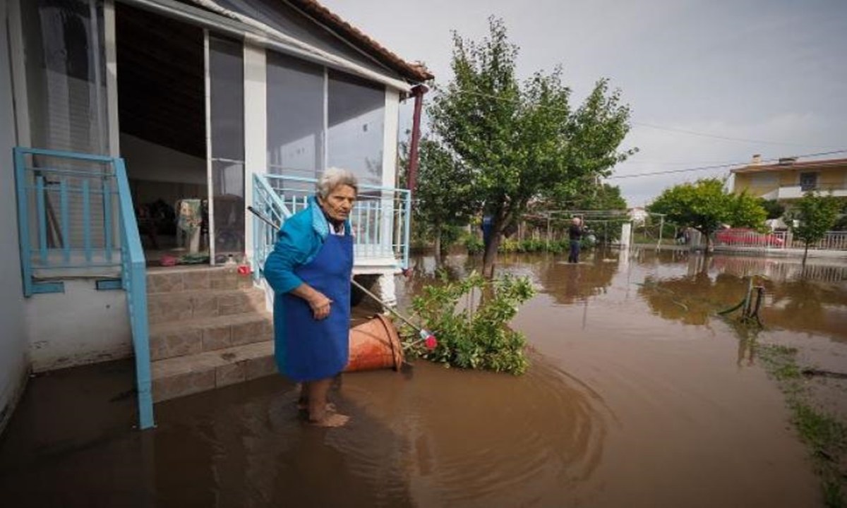 Ανευθυνότητα για το νέο εφιάλτη στην Εύβοια: Πλημμύρα ο λαός… μπάνια στα Χανιά ο πρωθυπουργός!