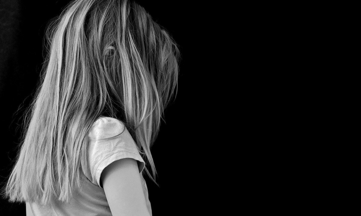 Ρόδος – Βιασμός 8χρονης: Σύμφωνα με την ελληνική αστυνομία και την έκθεση του ιατροδικαστή δεν υπήρχε βιασμός της 8χρονης αλλά σκεωρία.