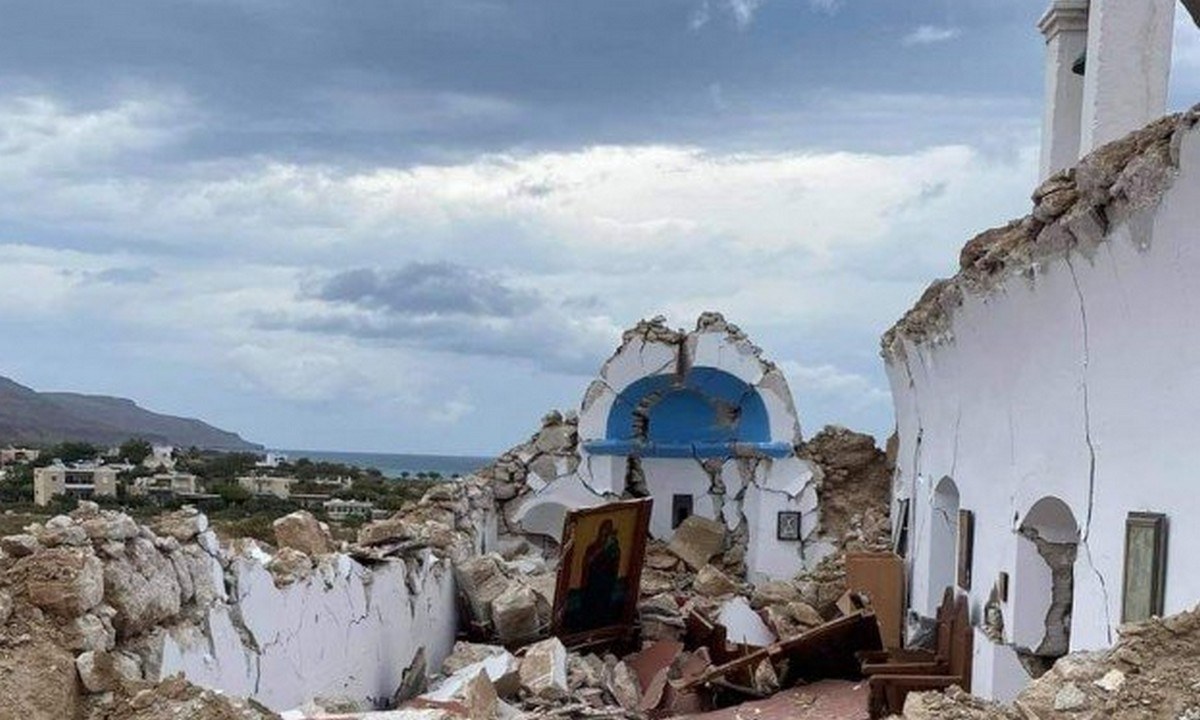 Σεισμός - Κρήτη: Κατέρρευσε εκκλησία στον Ξηρόκαμπο Σητείας (pics)