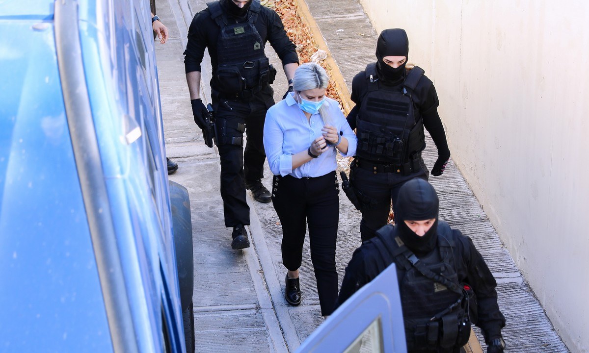 Επίθεση με βιτριόλι: Σε λίγα 24ωρα η Έφη Κακαράντζουλα, θα κληθεί να απολογηθεί στο δικαστήριο, για την επίθεση στην Ιωάννα Παλιοσπύρου.