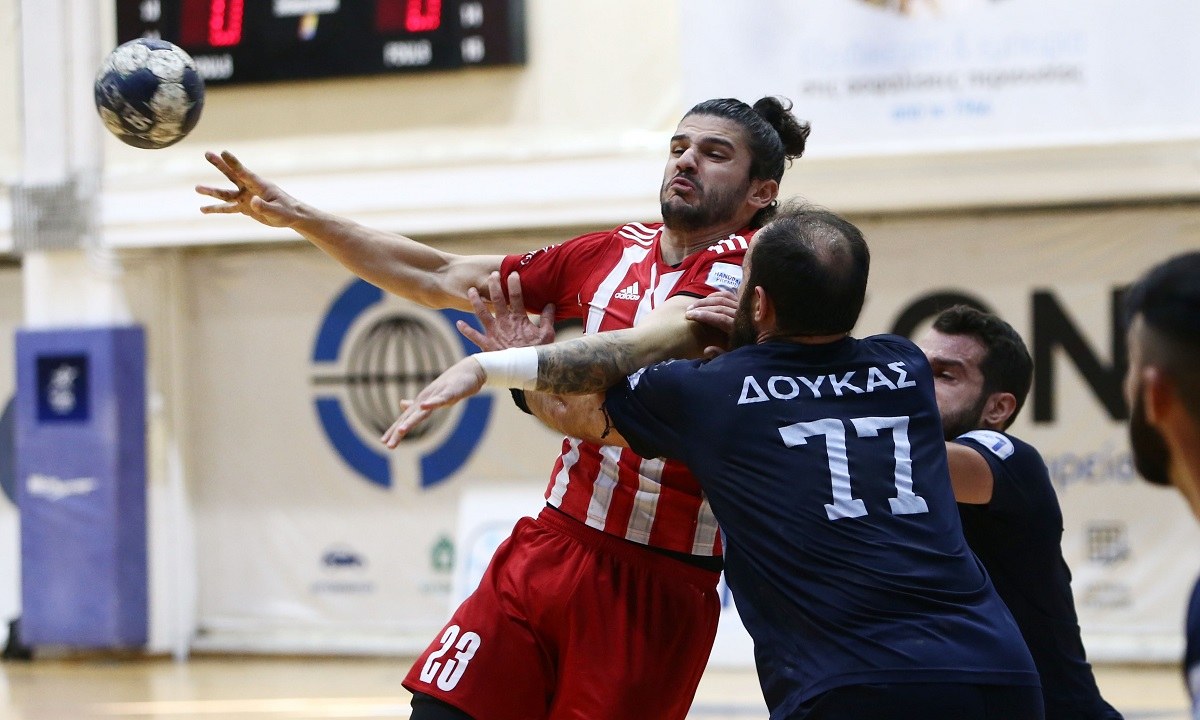 Handball Premier: Συνέχισαν με νίκες Ολυμπιακός και ΠΑΟΚ